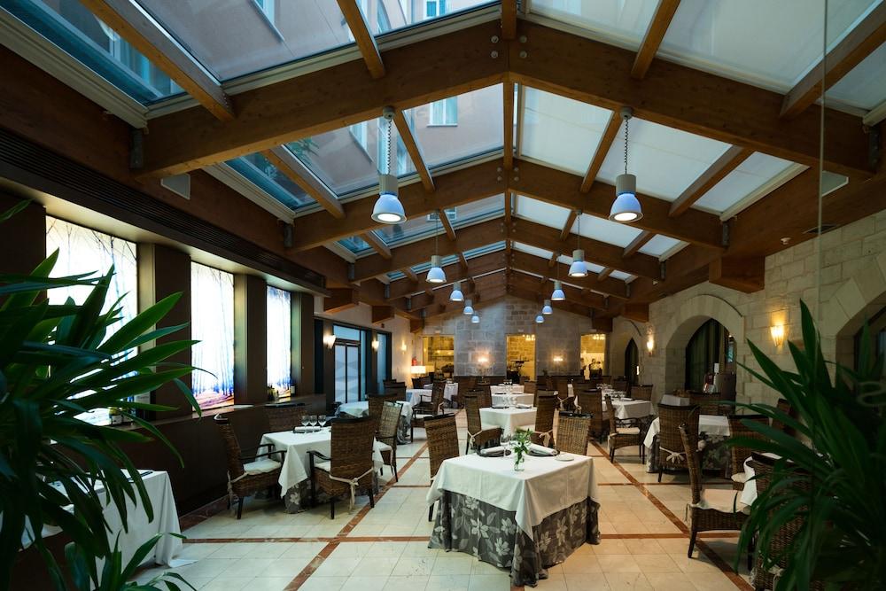 Rice Palacio De Los Blasones Burgo Екстериор снимка